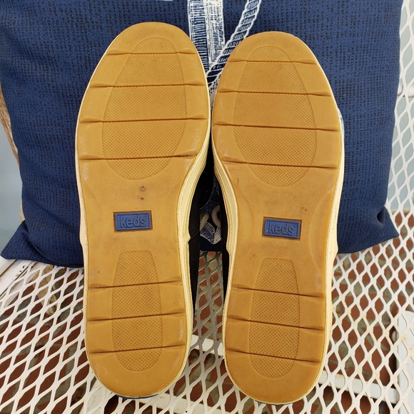 Late 1990s Navy Suede Lace-Up Keds. Good Condition - Picture 8 of 8